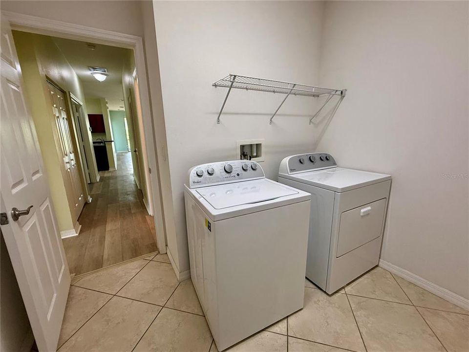 En Venta: $299,900 (3 camas, 2 baños, 1704 Pies cuadrados)