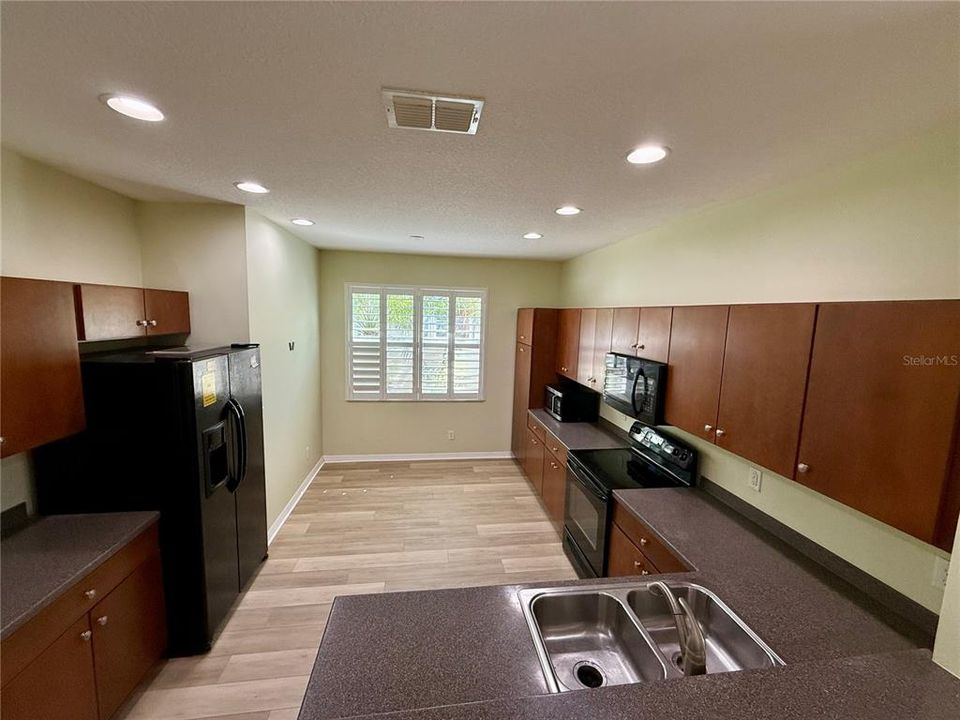 En Venta: $299,900 (3 camas, 2 baños, 1704 Pies cuadrados)