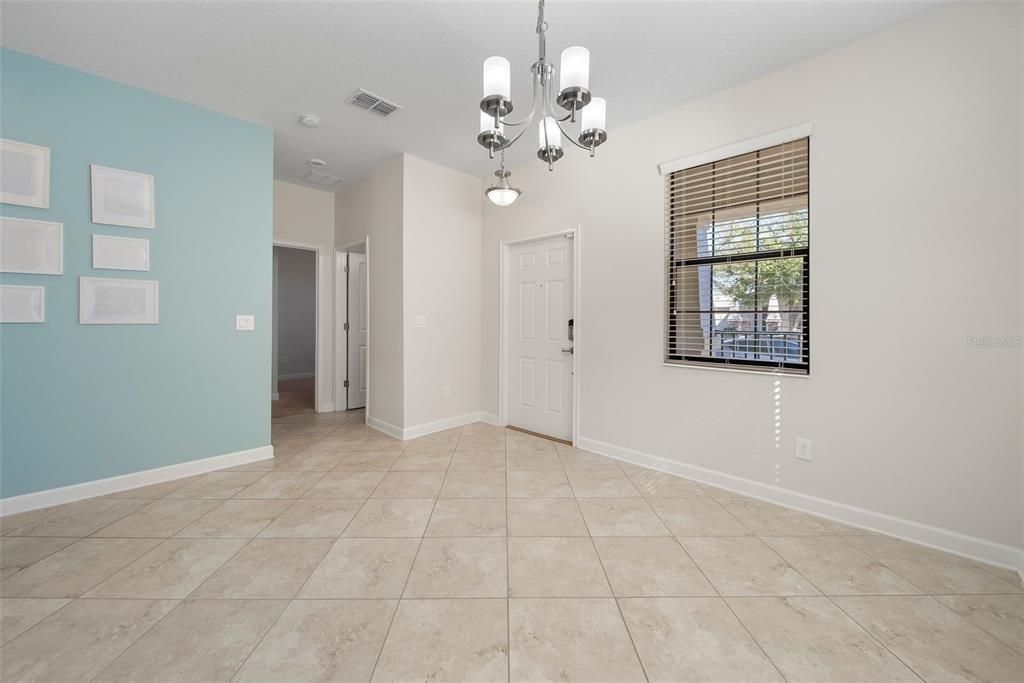 待售: $599,999 (6 贝兹, 3 浴室, 2626 平方英尺)