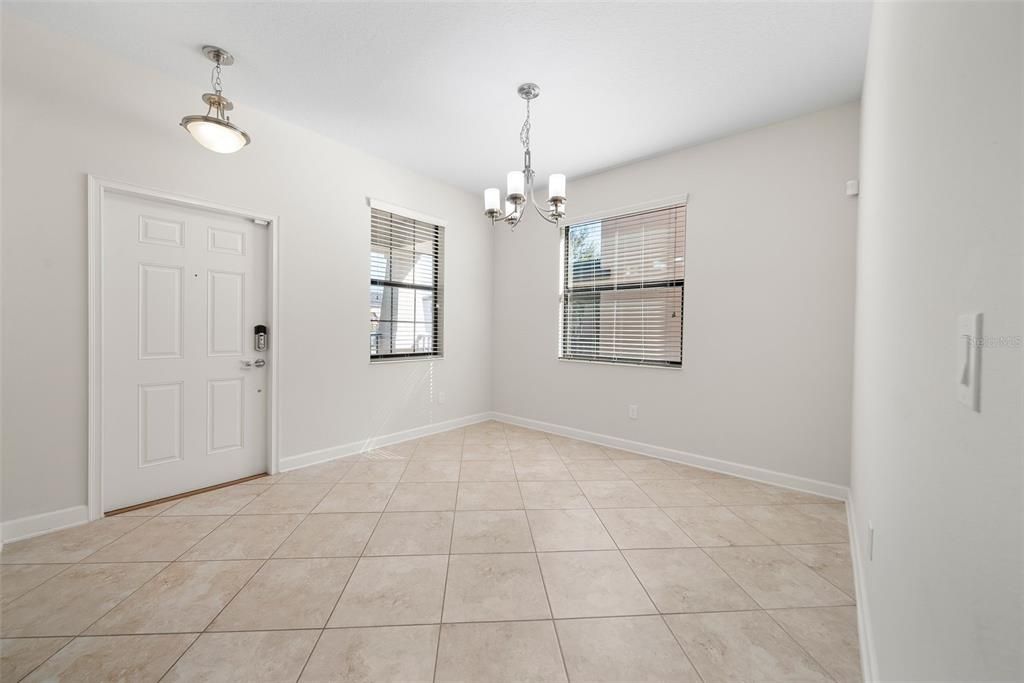 待售: $599,999 (6 贝兹, 3 浴室, 2626 平方英尺)