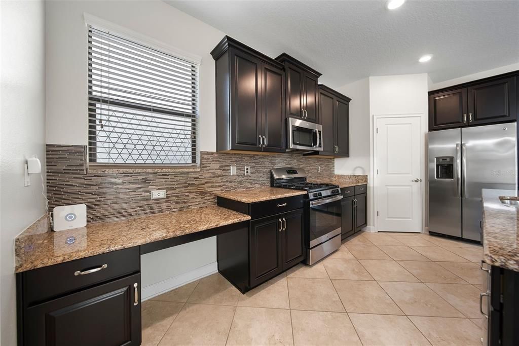 待售: $599,999 (6 贝兹, 3 浴室, 2626 平方英尺)