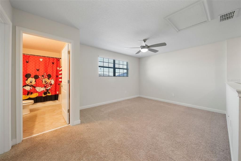 待售: $599,999 (6 贝兹, 3 浴室, 2626 平方英尺)