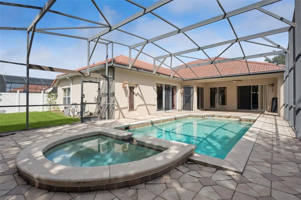 En Venta: $759,900 (4 camas, 3 baños, 2622 Pies cuadrados)