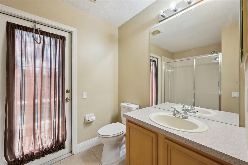 En Venta: $759,900 (4 camas, 3 baños, 2622 Pies cuadrados)