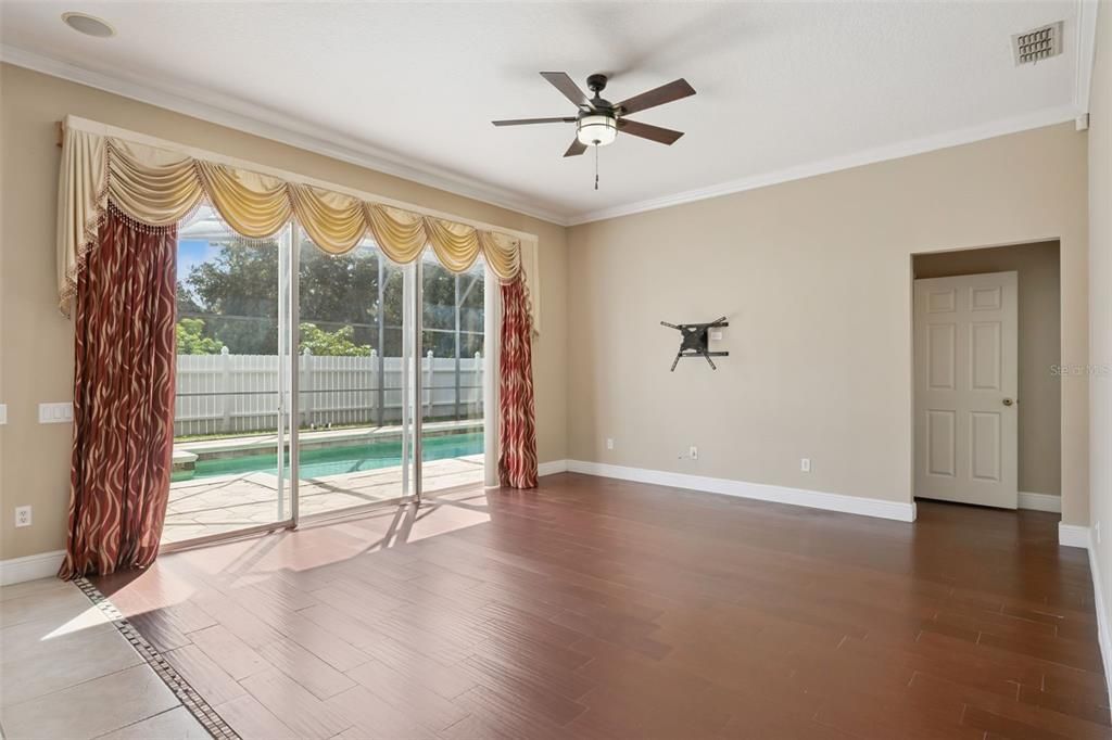 En Venta: $759,900 (4 camas, 3 baños, 2622 Pies cuadrados)