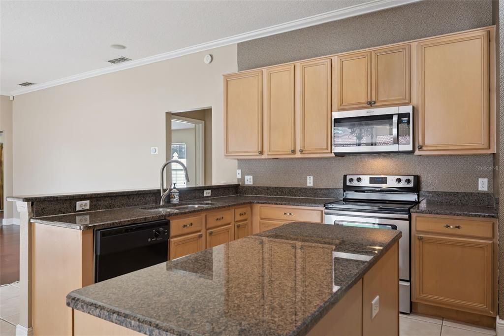 En Venta: $759,900 (4 camas, 3 baños, 2622 Pies cuadrados)