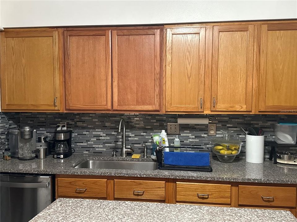 For Sale: $372,000 (4 beds, 2 baths, 1704 Square Feet)