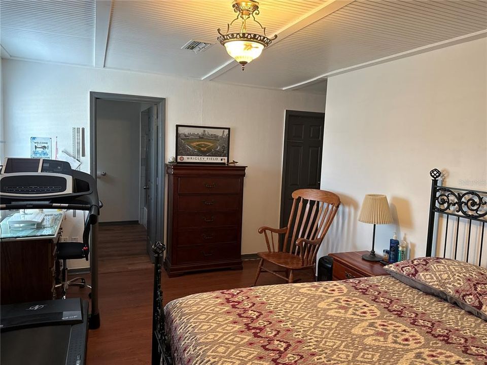 For Sale: $372,000 (4 beds, 2 baths, 1704 Square Feet)