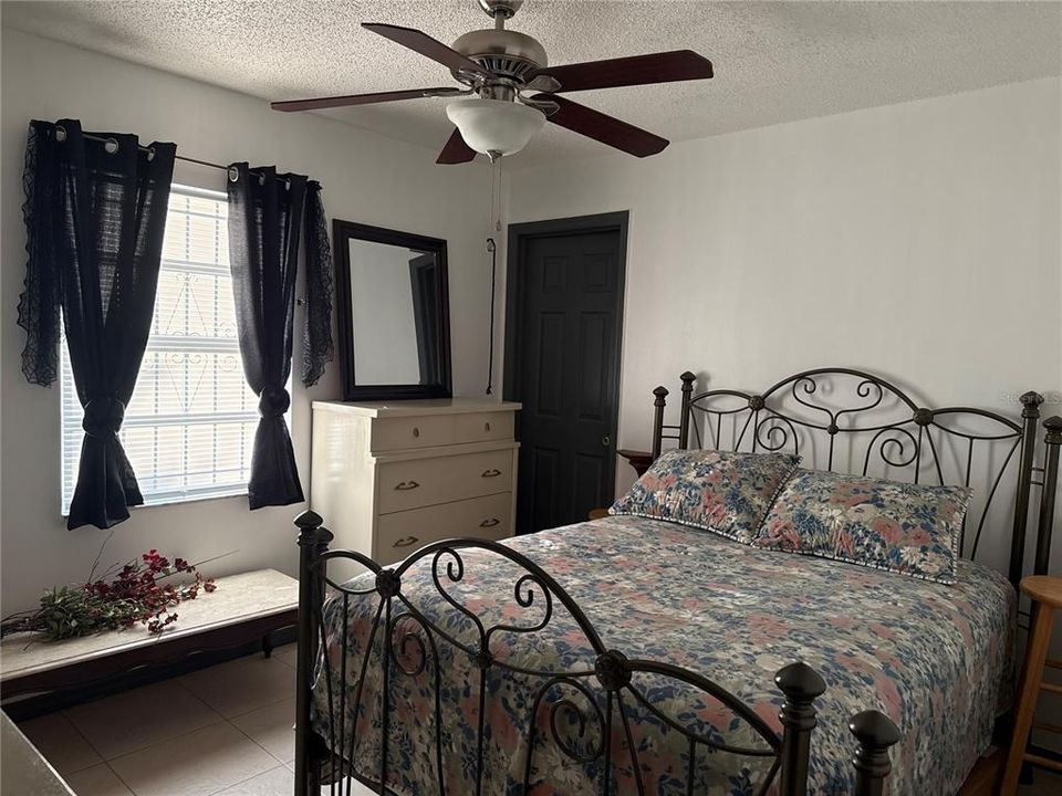 For Sale: $372,000 (4 beds, 2 baths, 1704 Square Feet)