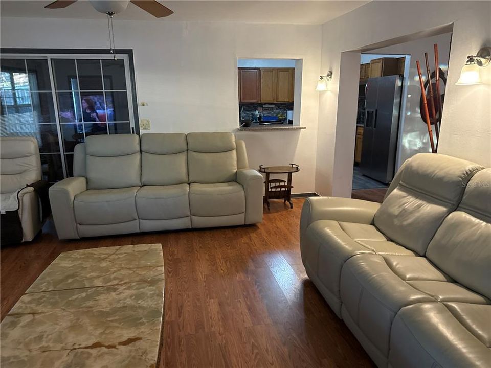 For Sale: $372,000 (4 beds, 2 baths, 1704 Square Feet)