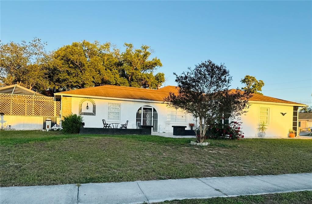 For Sale: $372,000 (4 beds, 2 baths, 1704 Square Feet)