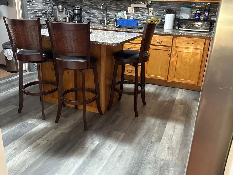 For Sale: $372,000 (4 beds, 2 baths, 1704 Square Feet)