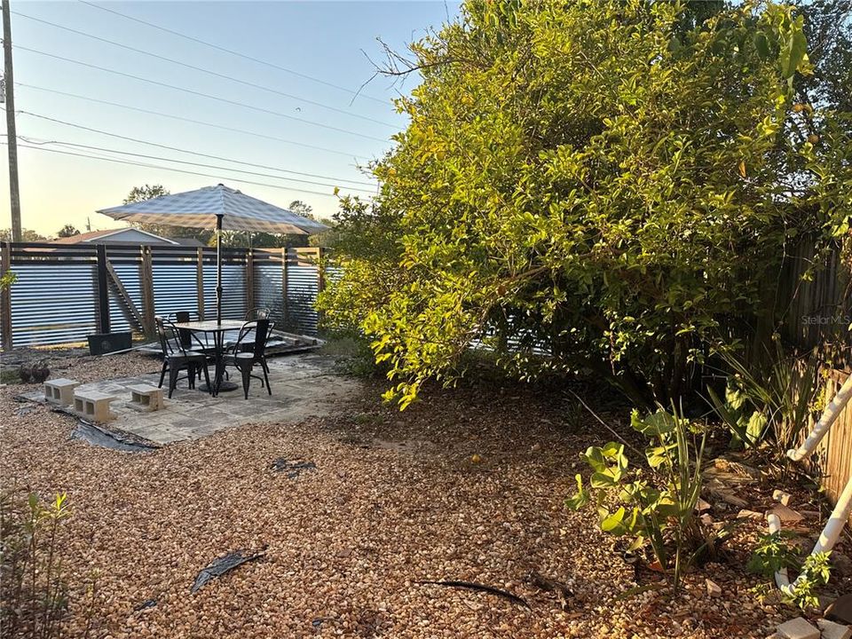 For Sale: $372,000 (4 beds, 2 baths, 1704 Square Feet)