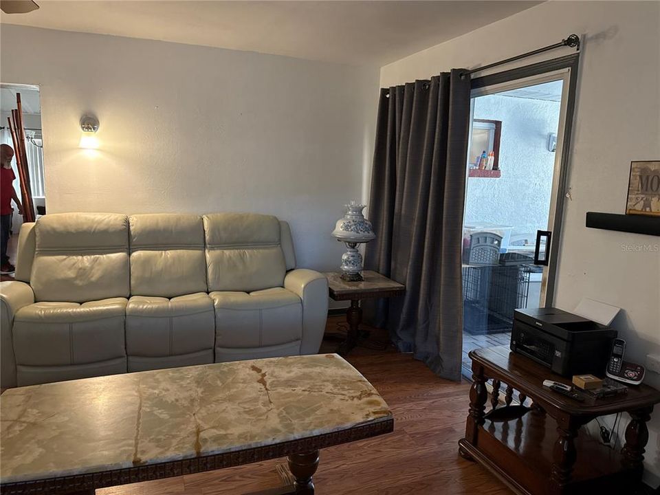 For Sale: $372,000 (4 beds, 2 baths, 1704 Square Feet)