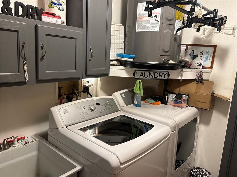 For Sale: $372,000 (4 beds, 2 baths, 1704 Square Feet)