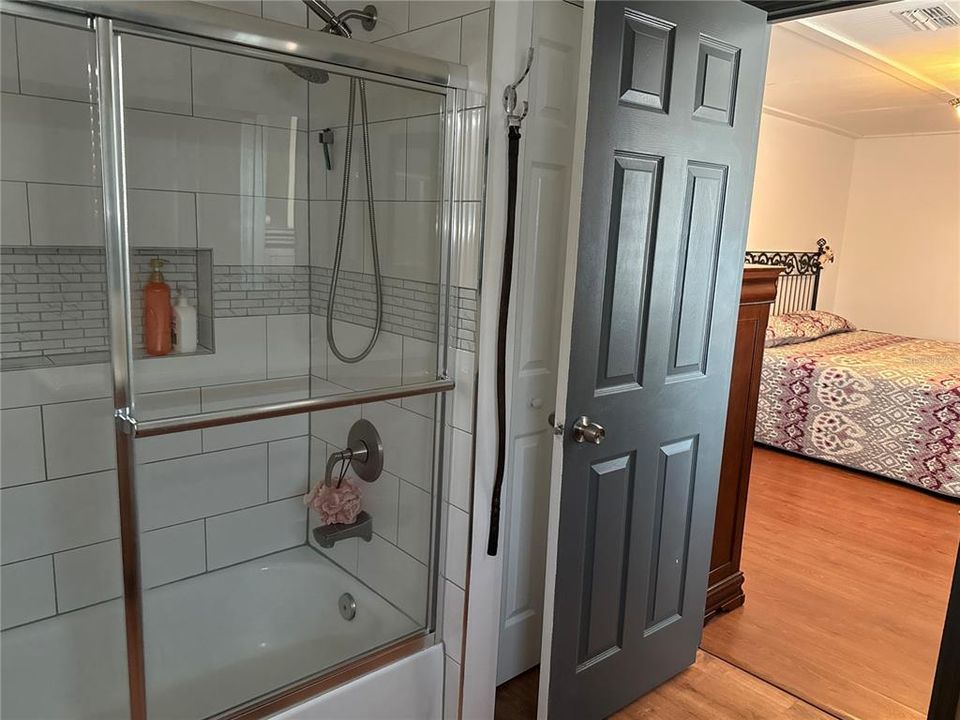 For Sale: $372,000 (4 beds, 2 baths, 1704 Square Feet)