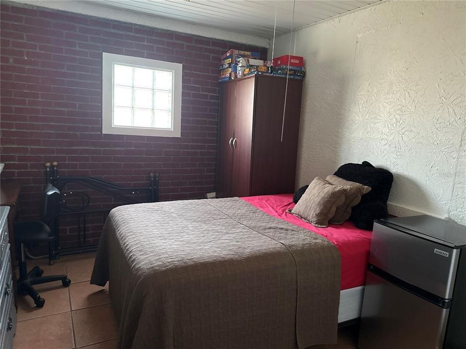 For Sale: $372,000 (4 beds, 2 baths, 1704 Square Feet)