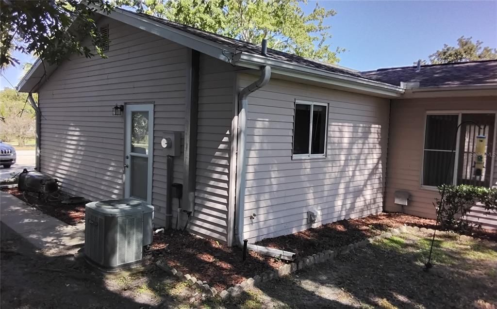 For Rent: $1,595 (2 beds, 2 baths, 990 Square Feet)