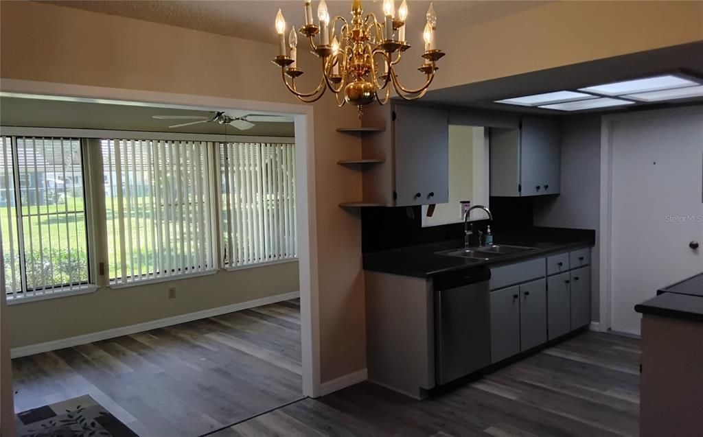 For Rent: $1,595 (2 beds, 2 baths, 990 Square Feet)