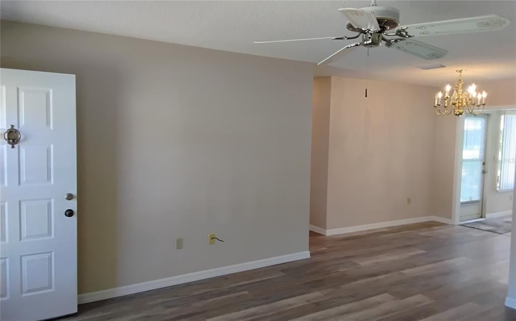 For Rent: $1,595 (2 beds, 2 baths, 990 Square Feet)