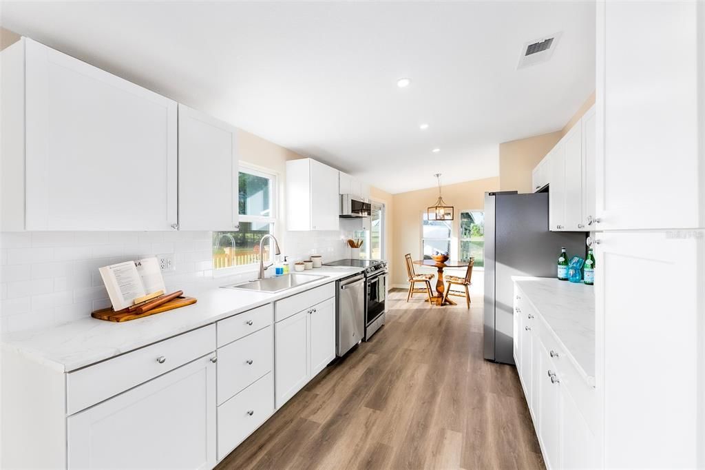 待售: $549,000 (3 贝兹, 2 浴室, 1392 平方英尺)