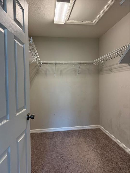 合同活跃: $1,900 (3 贝兹, 2 浴室, 1576 平方英尺)