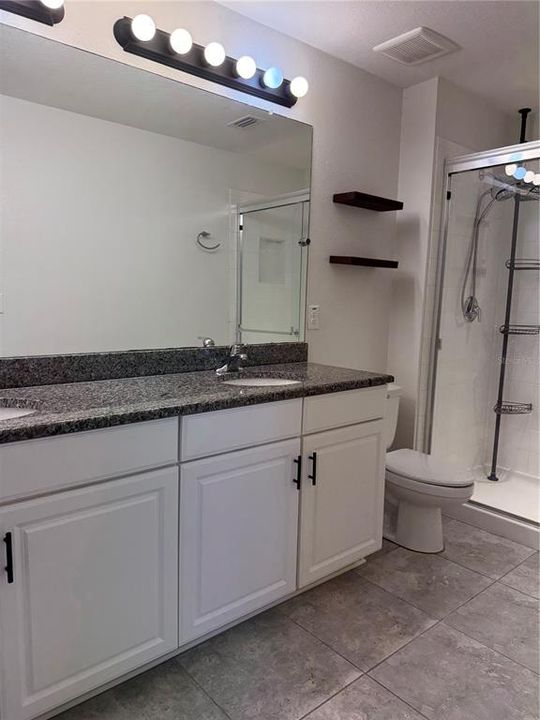 合同活跃: $1,900 (3 贝兹, 2 浴室, 1576 平方英尺)