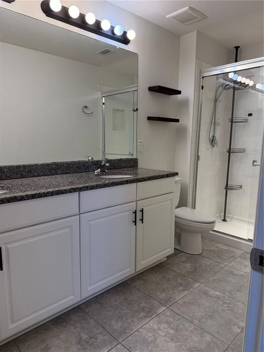 合同活跃: $1,900 (3 贝兹, 2 浴室, 1576 平方英尺)