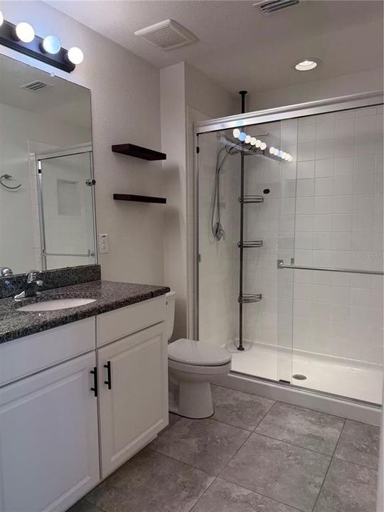 合同活跃: $1,900 (3 贝兹, 2 浴室, 1576 平方英尺)