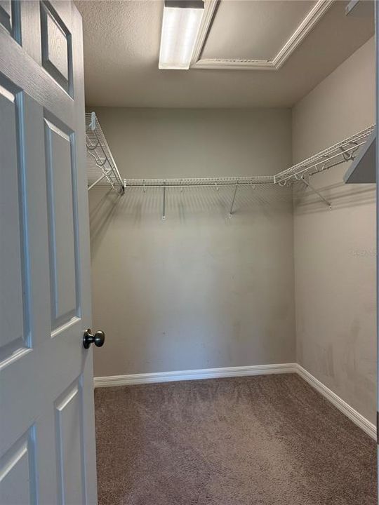 合同活跃: $1,900 (3 贝兹, 2 浴室, 1576 平方英尺)