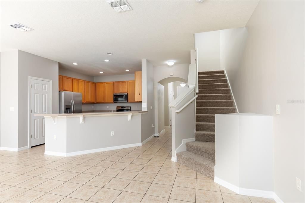 合同活跃: $309,900 (3 贝兹, 2 浴室, 1798 平方英尺)