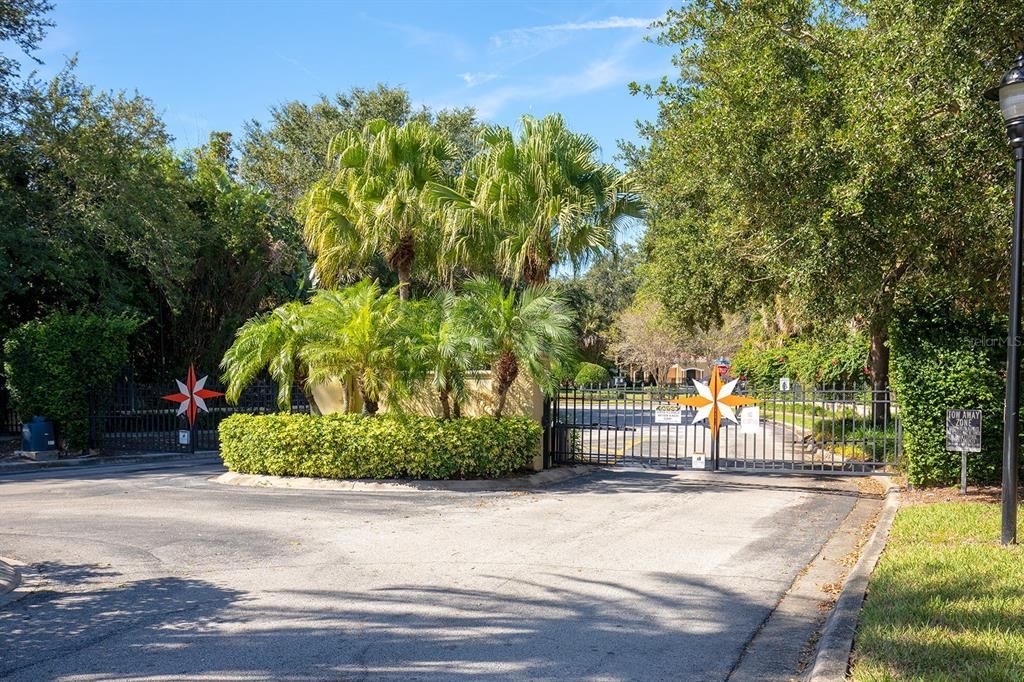 合同活跃: $309,900 (3 贝兹, 2 浴室, 1798 平方英尺)