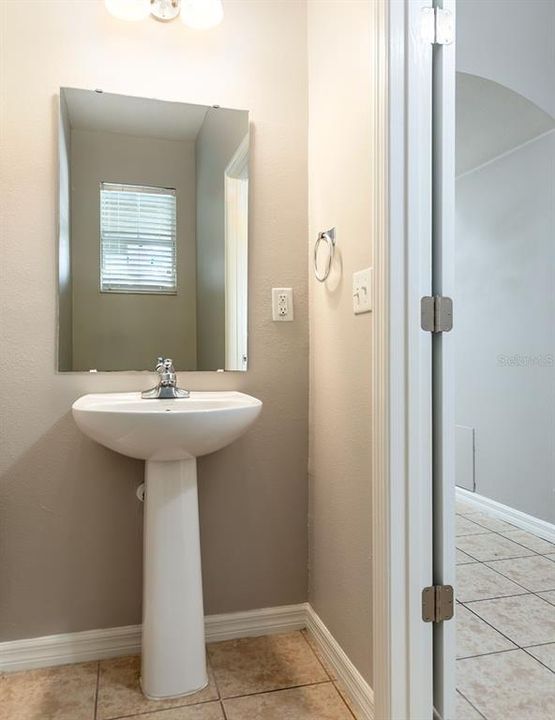 合同活跃: $309,900 (3 贝兹, 2 浴室, 1798 平方英尺)