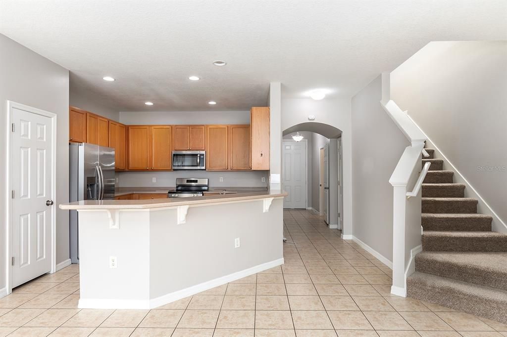 合同活跃: $309,900 (3 贝兹, 2 浴室, 1798 平方英尺)