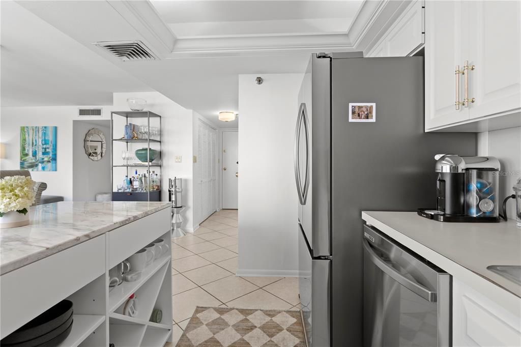 Active With Contract: $4,500 (2 beds, 2 baths, 1702 Square Feet)