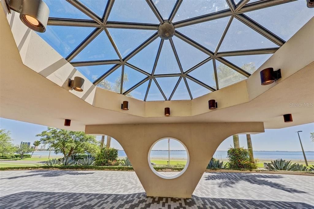 Active With Contract: $4,500 (2 beds, 2 baths, 1702 Square Feet)