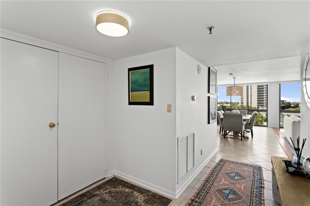 Active With Contract: $4,500 (2 beds, 2 baths, 1702 Square Feet)