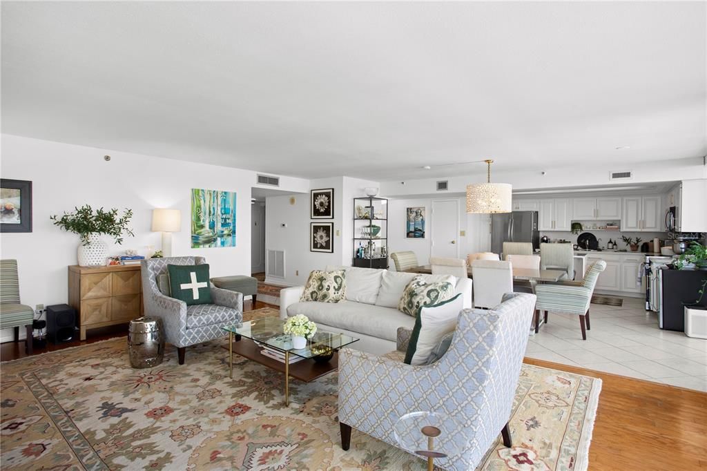 Active With Contract: $4,500 (2 beds, 2 baths, 1702 Square Feet)