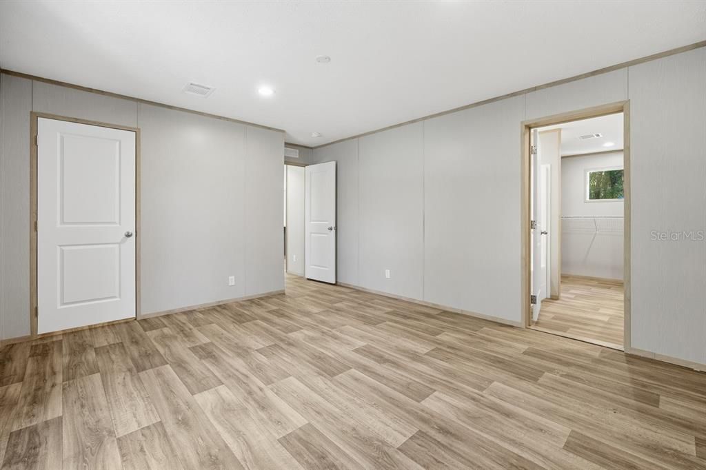 待售: $289,000 (4 贝兹, 2 浴室, 1904 平方英尺)