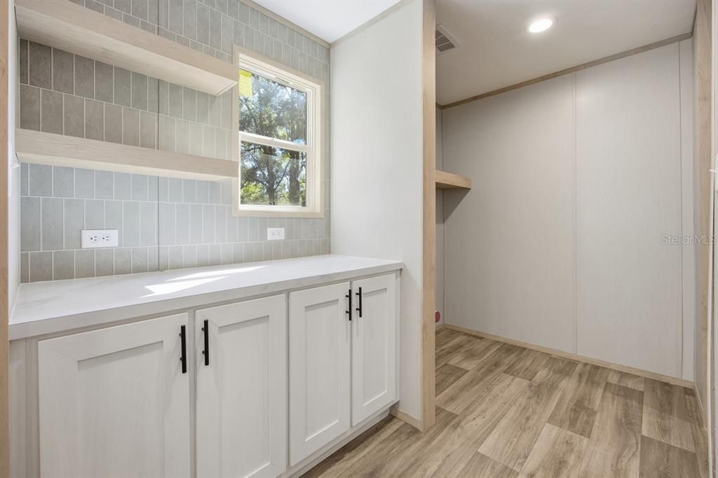 待售: $289,000 (4 贝兹, 2 浴室, 1904 平方英尺)