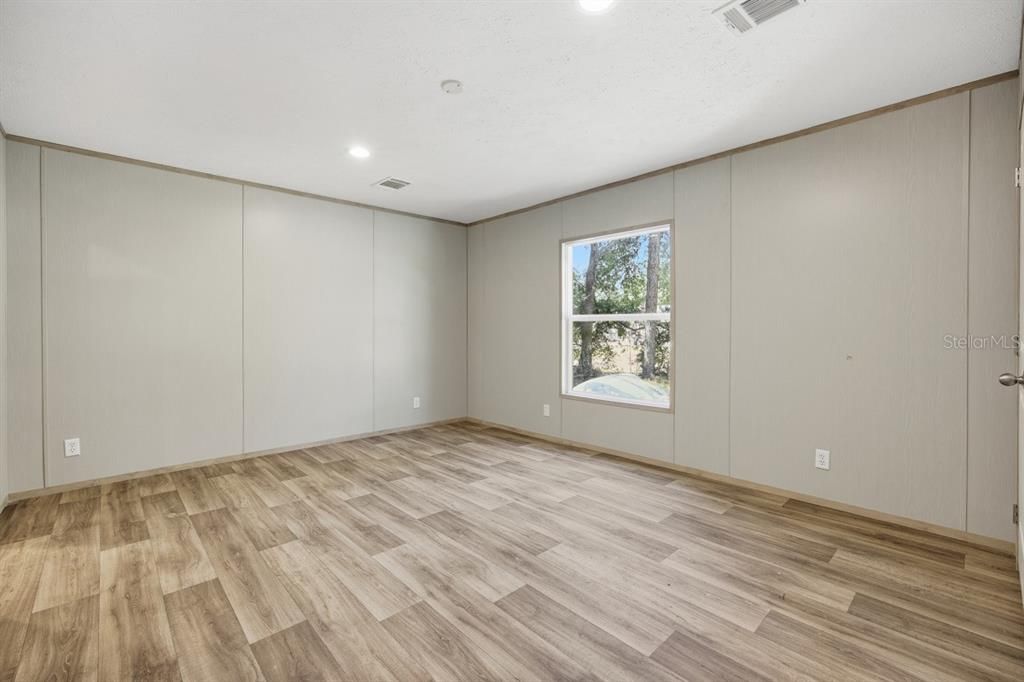 待售: $289,000 (4 贝兹, 2 浴室, 1904 平方英尺)