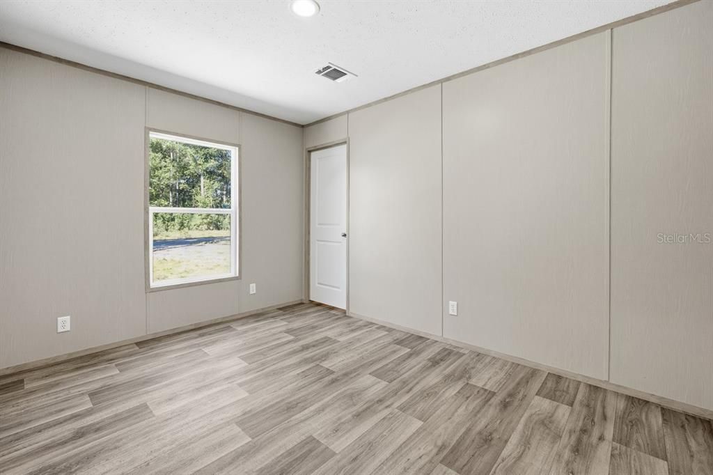 待售: $289,000 (4 贝兹, 2 浴室, 1904 平方英尺)