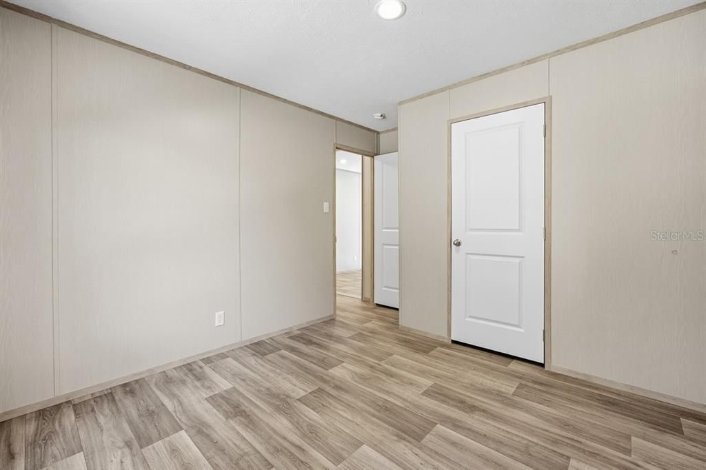 待售: $289,000 (4 贝兹, 2 浴室, 1904 平方英尺)