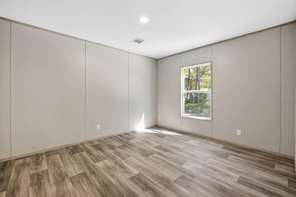 待售: $289,000 (4 贝兹, 2 浴室, 1904 平方英尺)