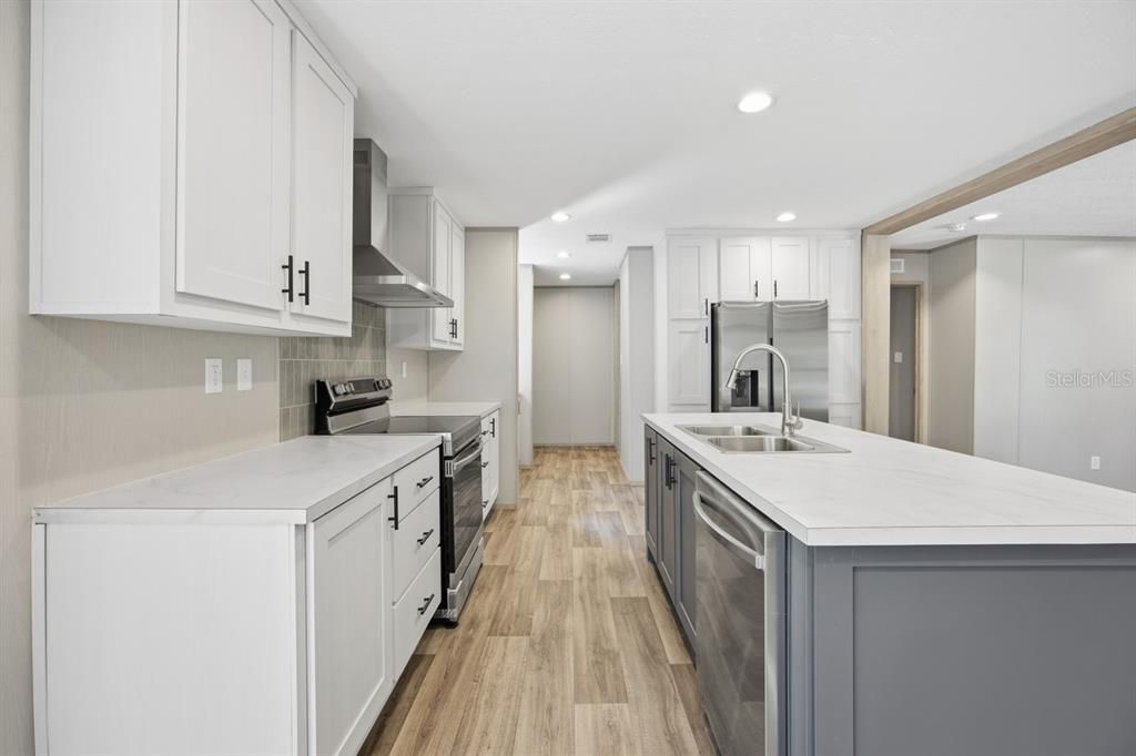 待售: $289,000 (4 贝兹, 2 浴室, 1904 平方英尺)