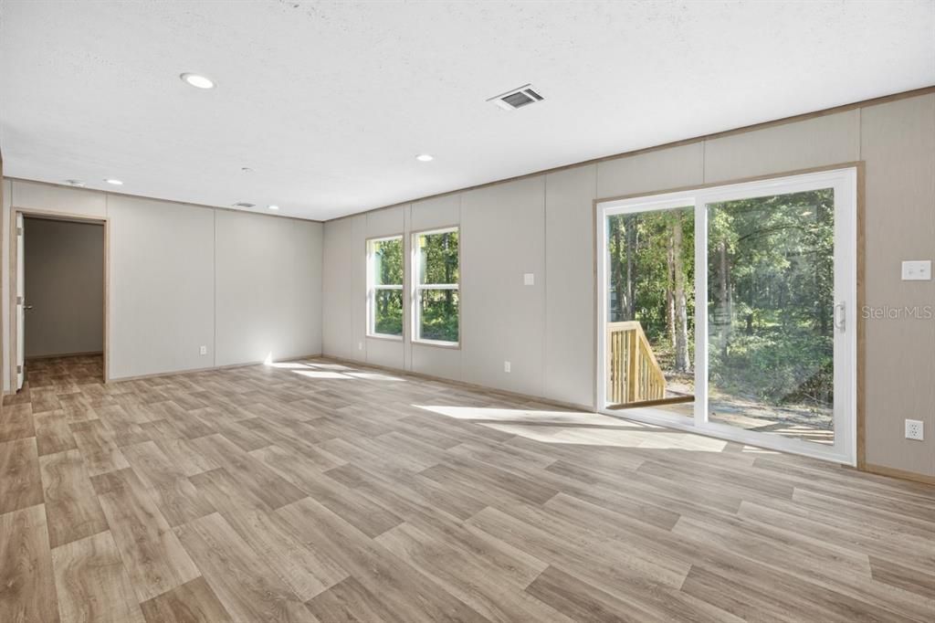 待售: $289,000 (4 贝兹, 2 浴室, 1904 平方英尺)