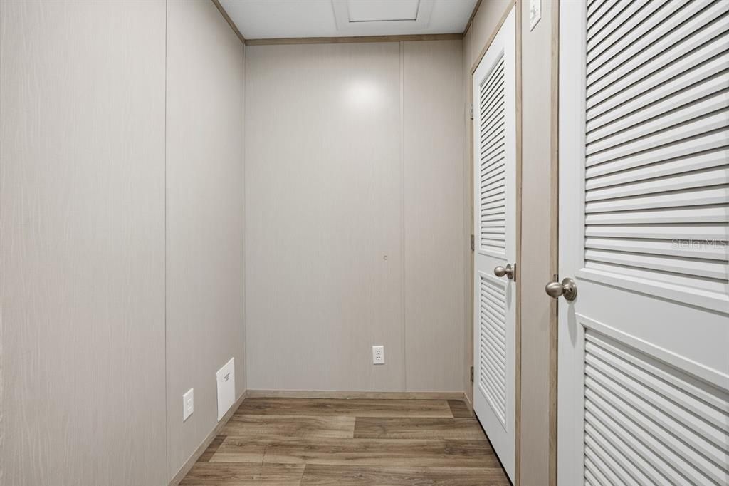 待售: $289,000 (4 贝兹, 2 浴室, 1904 平方英尺)