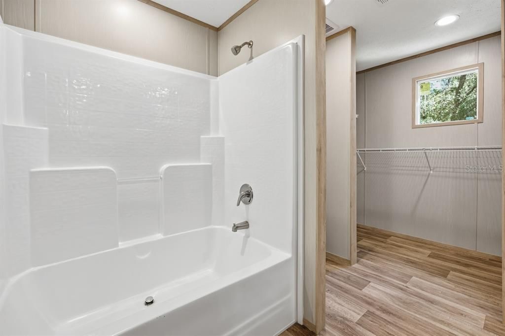 待售: $289,000 (4 贝兹, 2 浴室, 1904 平方英尺)