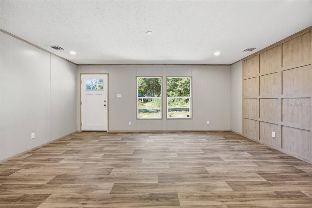 待售: $289,000 (4 贝兹, 2 浴室, 1904 平方英尺)