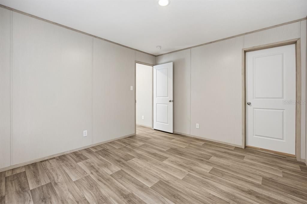 待售: $289,000 (4 贝兹, 2 浴室, 1904 平方英尺)